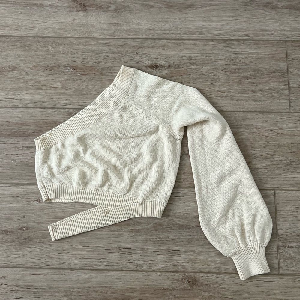 Aritzia One Shoulder Top